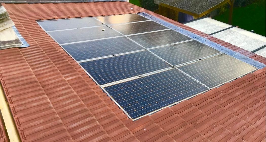 Installation de panneaux solaires sur toiture